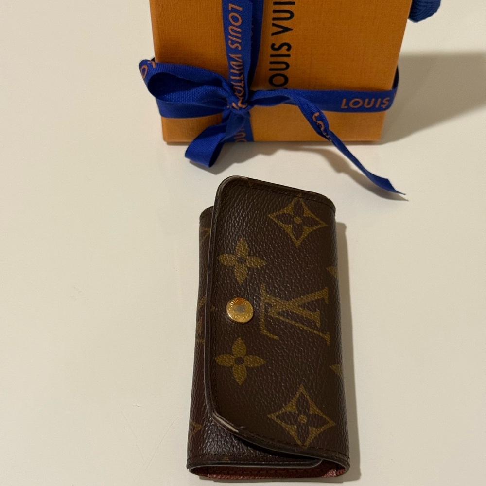 🔥Authentic Louis Vuitton Monogram 4 Key Holder🔥